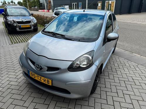 Toyota Aygo 1.0 12V Vvt-i 5DRS 2007 Grijs, Auto's, Toyota, Particulier, Aygo, Benzine, A, Hatchback, Handgeschakeld, Origineel Nederlands