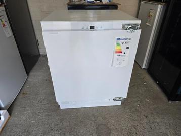 Nieuwe zuinige onderbouw inbouw koelkast met vriesvak  beschikbaar voor biedingen