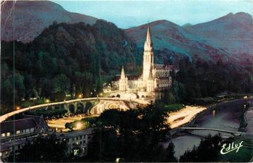 (381-349-015) Lourdes La Basilique beschikbaar voor biedingen