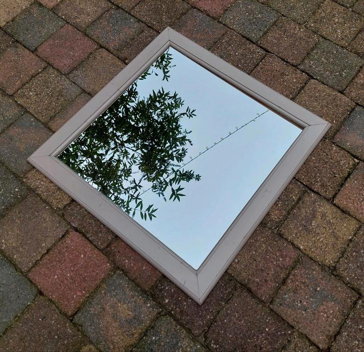 Vierkante spiegel met houten lijst, Huis en Inrichting, Woonaccessoires | Spiegels, Gebruikt, 50 tot 75 cm, Minder dan 100 cm