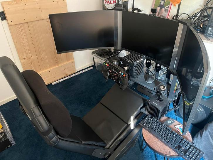 Complete Race Sim Van Fanatec + Schermen - PC en Xbox, Spelcomputers en Games, Spelcomputers | Overige, Zo goed als nieuw, Ophalen