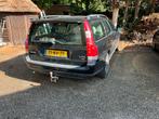 Volvo V70 2.4 170PK AUT 2004 Zwart , benzine, trekhaak, Auto's, 1556 kg, 1800 kg, Zwart, Stationwagon