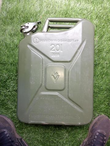 jerrycan van 20 liter, metaal beschikbaar voor biedingen