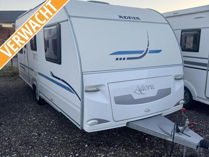 Adria Adora 542 TK, Caravans en Kamperen, Caravans, Bedrijf, 1000 - 1250 kg, Rondzit, Adria, Dwars-stapelbed, Overige typen, 5 tot 6 meter