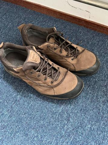 Wandelschoenen beschikbaar voor biedingen