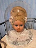 Prachtige vintage brocante poppenkop in grote stolp, Ophalen