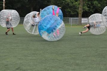 Bubbelvoetbal te huur beschikbaar voor biedingen