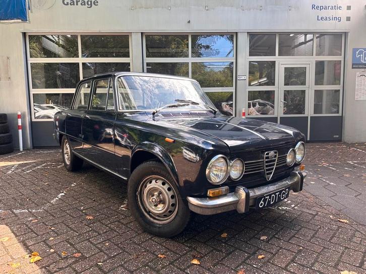 Alfa Romeo Giulia 1.6 Super (bj 1973), Auto's, Oldtimers, Bedrijf, Te koop, Lederen bekleding, Alfa Romeo, Benzine, Sedan, Handgeschakeld