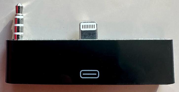 30‑Pins naar Lightning converter met 3.5 mm audio jack, Audio, Tv en Foto, Audiokabels en Televisiekabels, Zo goed als nieuw, Overige kabels