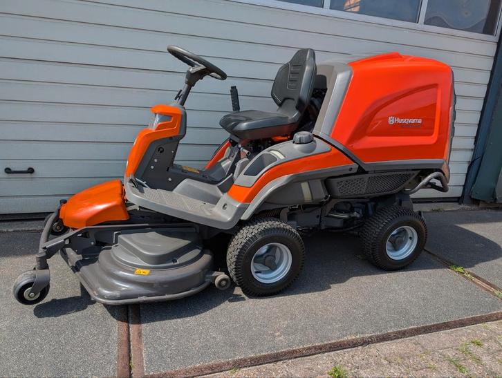 Nette Husqvarna RC 320 Ts AWD! opvang! 4x4! stuurbekr.! 122u, Tuin en Terras, Zitmaaiers, Gebruikt, 90 tot 120 cm, Elektrische starter