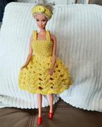 gehaakte Barbie kleertjes, nieuw van een patroon jaren '60,, Verzamelen, Poppen, Nieuw, Kleertjes, Verzenden