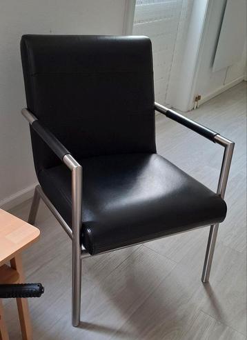 Zwarte leren design fauteuils (2x) beschikbaar voor biedingen