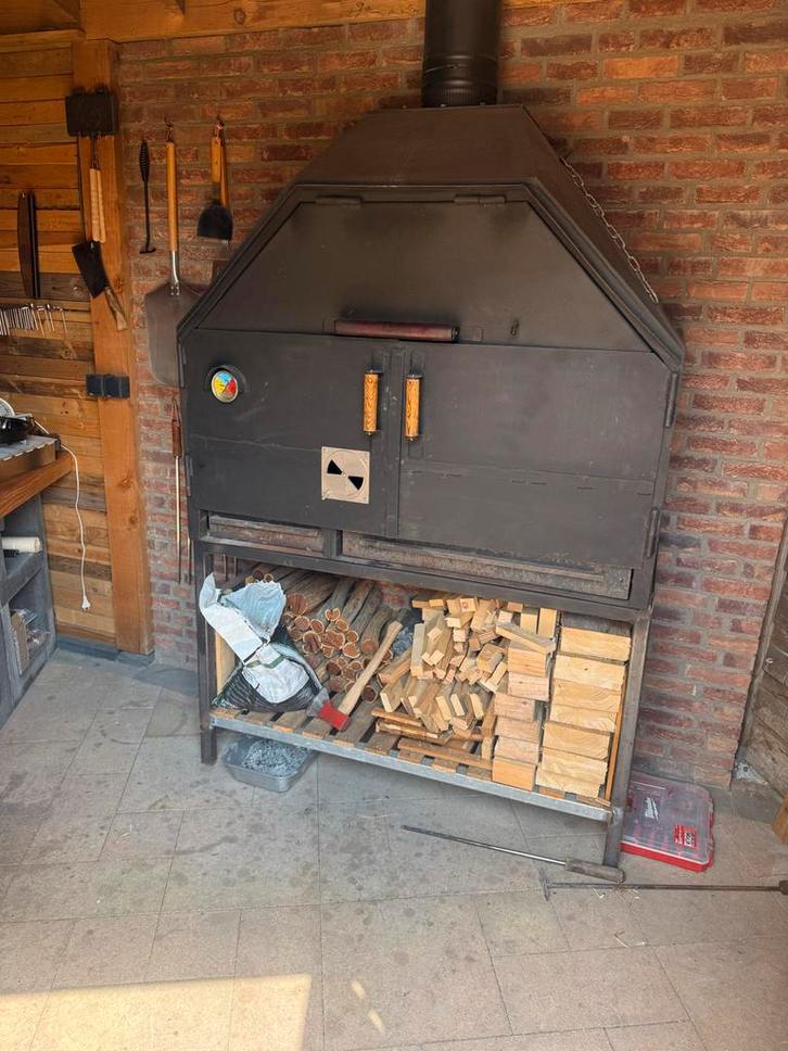 Eigengemaakte Braai met accessoires, Tuin en Terras, Buitenkeukens, Gebruikt, Houtskool, Vrijstaand, Ophalen