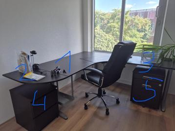 computerbureau beschikbaar voor biedingen