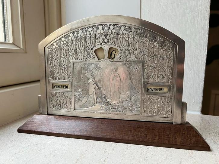 Antieke eeuwigdurende kalender Maria Lourdes, Antiek en Kunst, Curiosa en Brocante, Ophalen of Verzenden