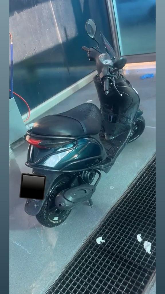 Piaggio Zip 50cc - 2013 - SP Green Jaguar, Fietsen en Brommers, Scooters | Piaggio, Ophalen, Zo goed als nieuw, Benzine, Overige modellen