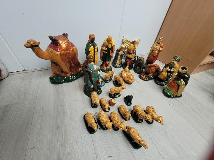 Grote (27 delige) zéér fraaie kerstgroep, Diversen, Kerst, Zo goed als nieuw, Ophalen