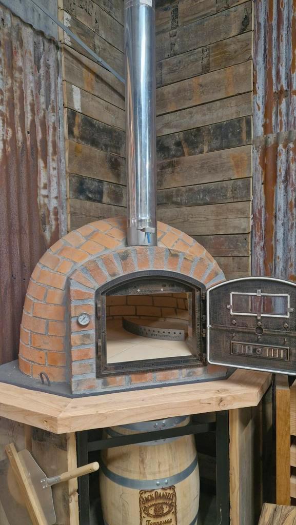 pizzaoven pizza geïsoleerd steenoven houtgestookt, Tuin en Terras, Pizzaovens, Nieuw, Ophalen of Verzenden