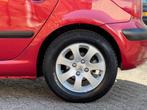 Peugeot 307 1.6 Nieuwe APK Airco Trekhaak 5deur Vol historie, Auto's, Peugeot, Voorwielaandrijving, Gebruikt, 4 cilinders, 610 kg