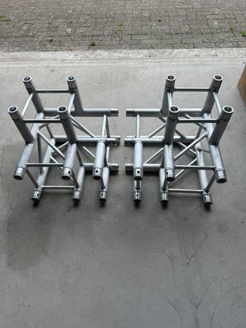 2x multitruss 3-weg hoek truss Global truss beschikbaar voor biedingen