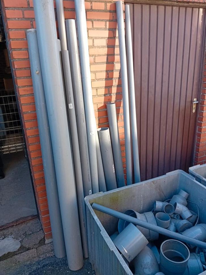 Partij PVC buizen en bochten, Doe-het-zelf en Verbouw, Buizen en Afvoer, Gebruikt, Bochten, Pvc, Minder dan 2 meter, 80 mm of meer