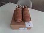 UGG mini cognac maat 36, Kleding | Dames, UGG, Overige kleuren, Instappers, Ophalen of Verzenden