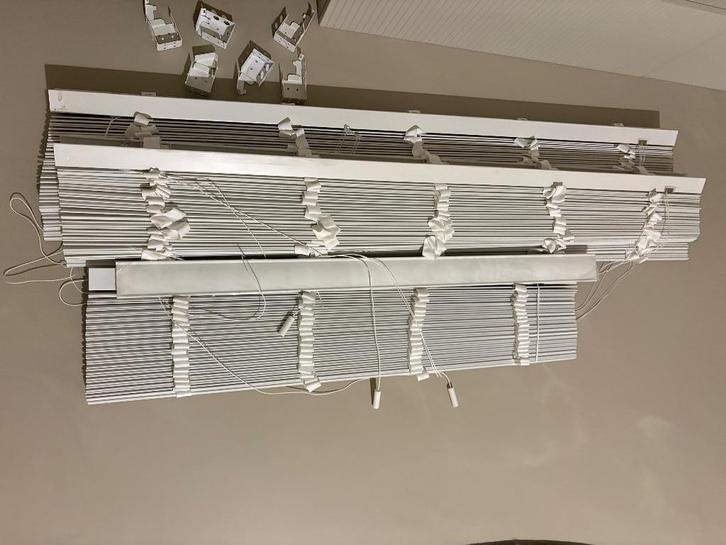 Kwantum jaloezie Ravi wit houtlook, Huis en Inrichting, Stoffering | Gordijnen en Lamellen, Zo goed als nieuw, 150 tot 200 cm