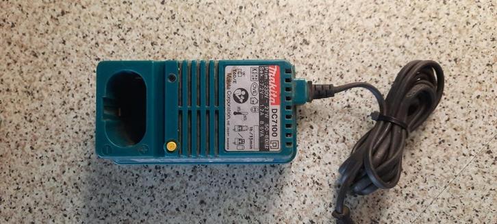 Makita dc7100 acculader, Hobby en Vrije tijd, Elektronica-componenten, Gebruikt, Ophalen of Verzenden