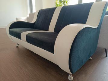 Designers bankje beschikbaar voor biedingen