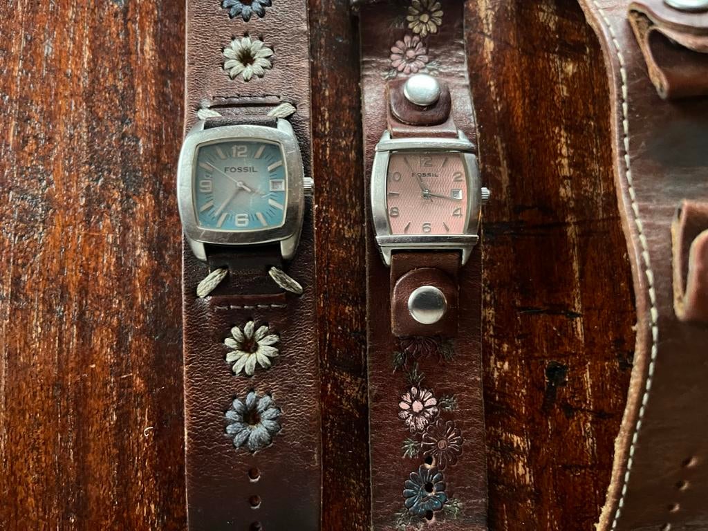 Fossil Dameshorloges met leren band, Sieraden, Tassen en Uiterlijk, Horloges | Dames, Gebruikt, Polshorloge, Fossil, Staal, Leer