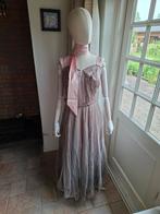 Partij vintage antieke sleetse kleding, Antiek en Kunst, Antiek | Kleding en Accessoires, Ophalen of Verzenden, Dames