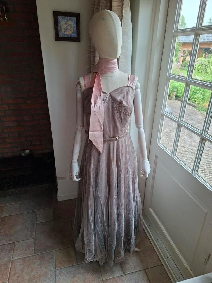 Partij vintage antieke sleetse kleding, Antiek en Kunst, Antiek | Kleding en Accessoires, Dames, Ophalen of Verzenden