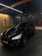 BMW 2-Serie Active Tourer 220d Xdrive 190pk Aut 2016 Zwart, Auto's, BMW, 1995 cc, Zwart, Leder, 1485 kg