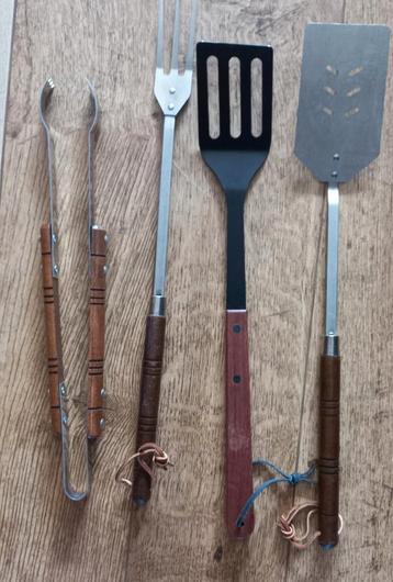 BBQ gereedschap, bestek
 beschikbaar voor biedingen