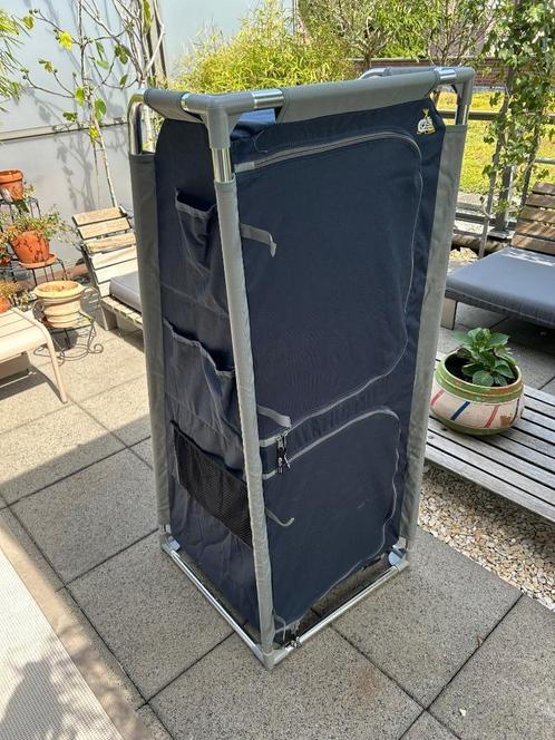 Campingkast schuin van DeFa, Caravans en Kamperen, Kampeermeubelen, Zo goed als nieuw, Campingkast, Ophalen