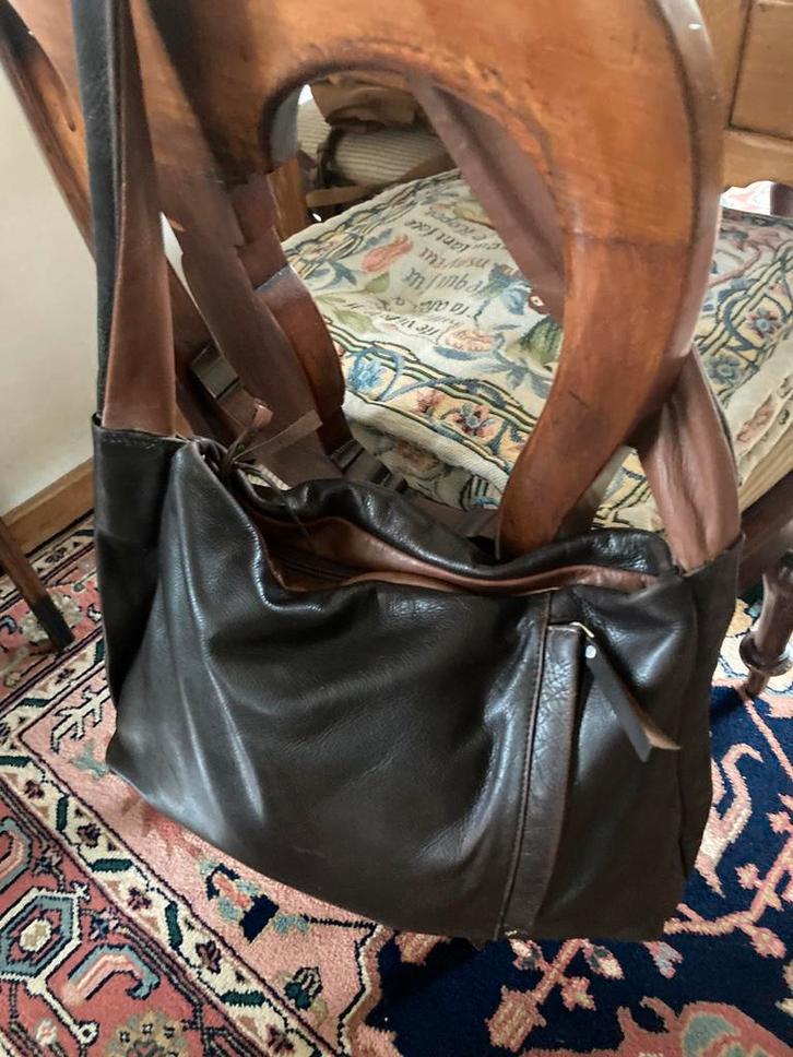 Supermooie mokkabruine, donkerbruine kalfsleren Berba tas, Sieraden, Tassen en Uiterlijk, Tassen | Damestassen, Zo goed als nieuw