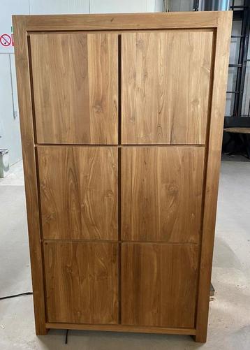 Dichte Kast TEAK + 6 full wood deuren, stevige kast 120b. beschikbaar voor biedingen