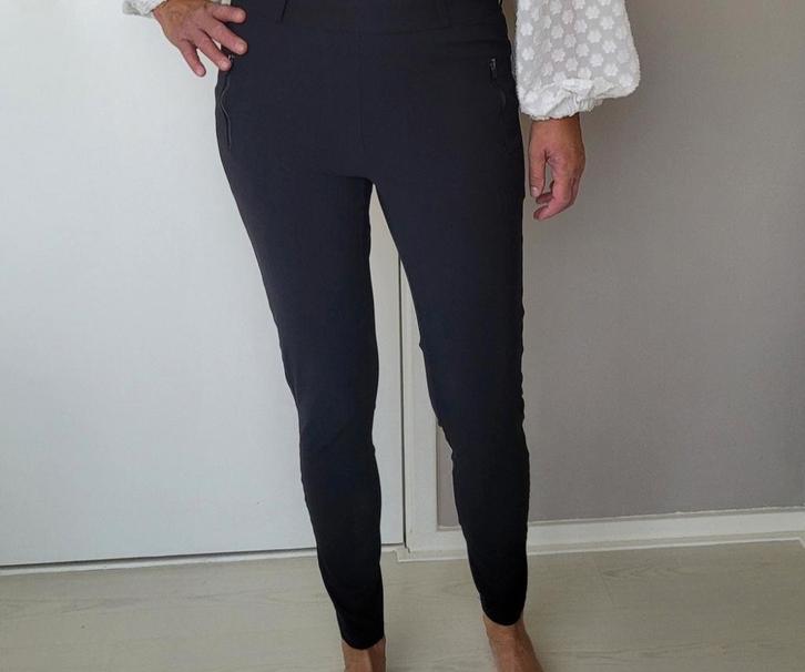 Studio Anneloes Margot broek S Zwart Travelstof, Kleding | Dames, Broeken en Pantalons, Zo goed als nieuw, Maat 36 (S), Zwart