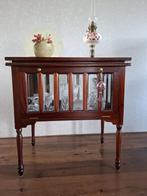 Antiek Drankenkabinet / Theetafel met Glazen Deuren, Ophalen