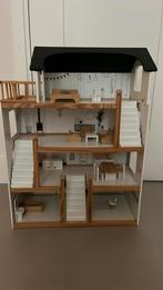 Houten poppenhuis Petite Amelie, Ophalen of Verzenden, Zo goed als nieuw