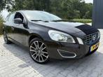 Volvo V60 T3 150pk Zwart Leder Memory PDC AUX USB Xenon, Voorwielaandrijving, 74 €/maand, Zwart, 4 cilinders