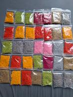 SALE! 35 zakjes 2 mm rocailles kralen 700 gram mix partij, Ophalen of Verzenden, Nieuw, Kraal