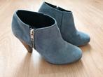 Grijze suede lage laarsjes, Invito, maat 39, Pumps, Ophalen of Verzenden, Zo goed als nieuw, Invito