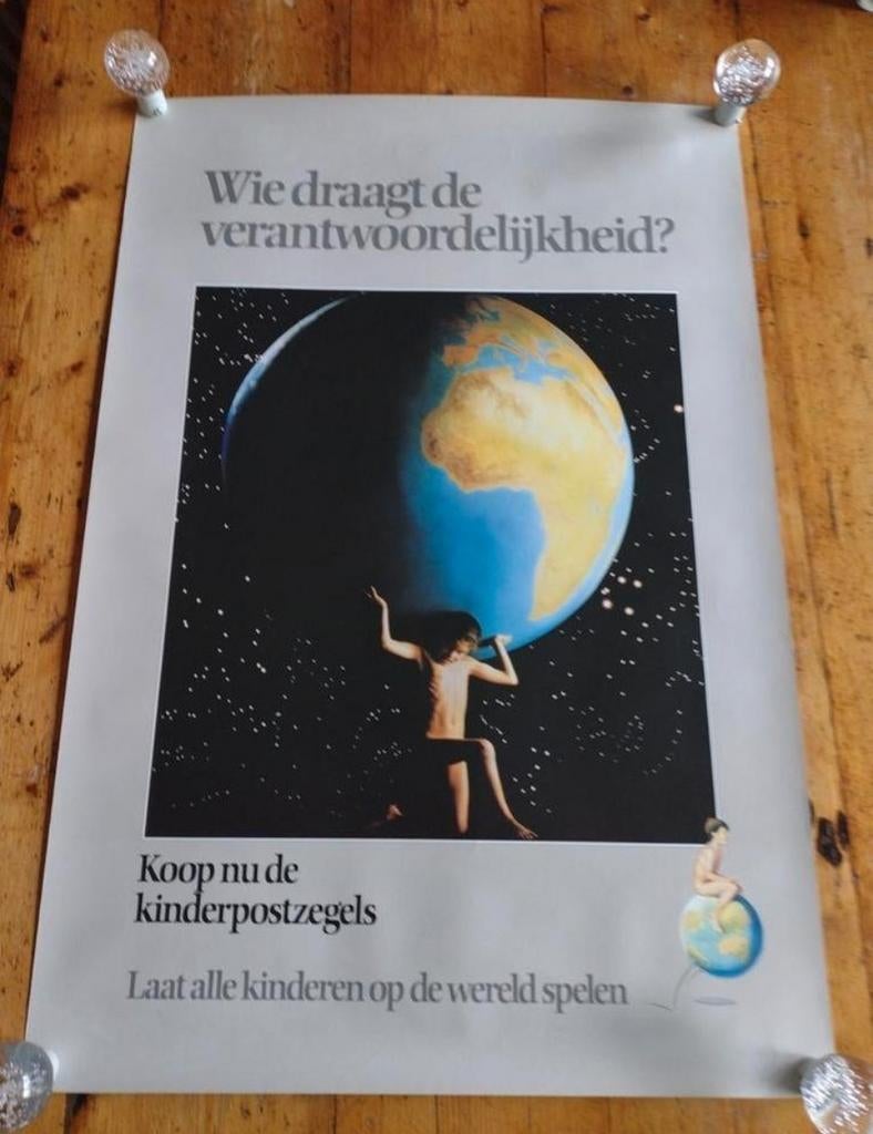 Kinderpostzegels - Wie draagt de verantwoordelijkheid, Rechthoekig Staand, Ophalen of Verzenden, Zo goed als nieuw, A1 t/m A3