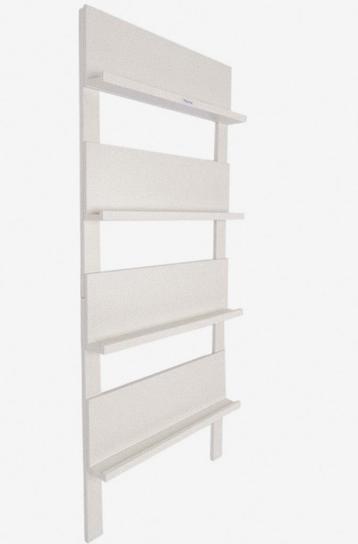 Tijdschriftenrek beschikbaar voor biedingen