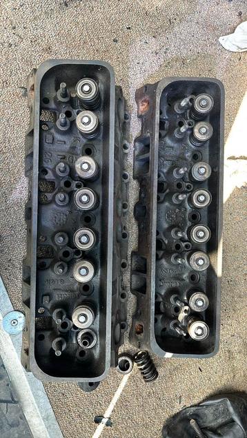Cilinder koppen chevy small block 350 v8 beschikbaar voor biedingen