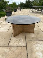 70-er jaren Salon tafel van Travertin en rookglas blad, Overige materialen, Gebruikt, 50 tot 100 cm, Mid-century