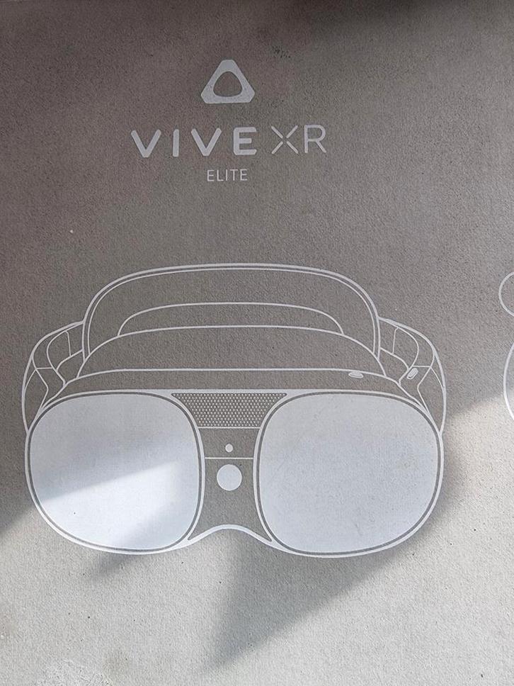HTC Vive XR Elite VR-bril - Nieuwstaat! 1x gebruikt, Spelcomputers en Games, Virtual Reality, Nieuw, Pc, VR-bril, Ophalen of Verzenden