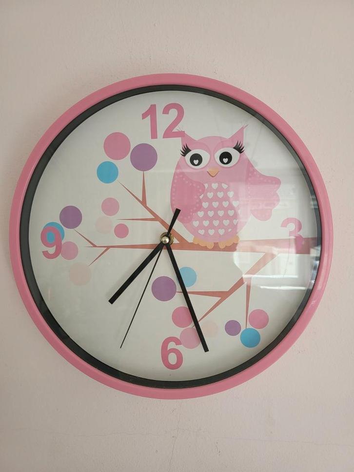 Roze Uil Wandklok - Meisjeskamer Decoratie, Huis en Inrichting, Woonaccessoires | Klokken, Zo goed als nieuw, Wandklok, Analoog