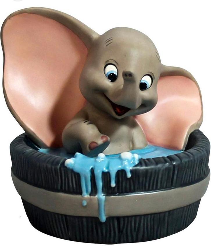 WDCC Dumbo in bad, Verzamelen, Disney, Zo goed als nieuw, Beeldje of Figuurtje, Winnie de Poeh of vrienden, Ophalen of Verzenden